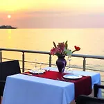 Sunport Boutique Hotel & Restaurant Beachfront Rooms ! Hotel Kyrenia (Northern Cyprus)