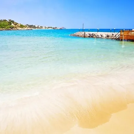 Beachfront Sunport Boutique Hotel & Restaurant Hotel