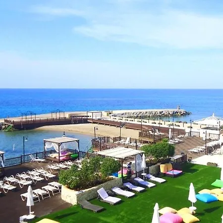 Beachfront Sunport Boutique Hotel & Restaurant Hotel 3*