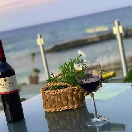 Beachfront Sunport Boutique Hotel & Restaurant Hotel