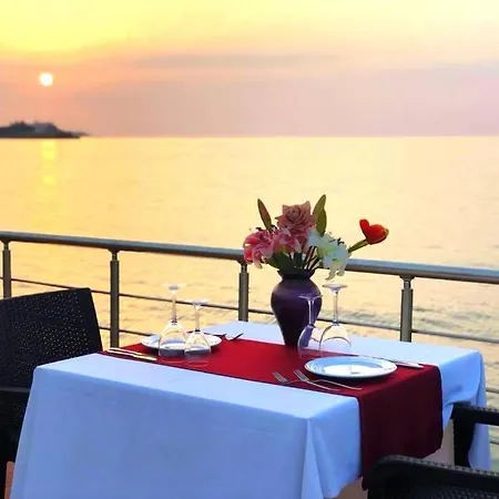 Beachfront Sunport Boutique Hotel & Restaurant Hotel Kyrenia (Northern Cyprus)