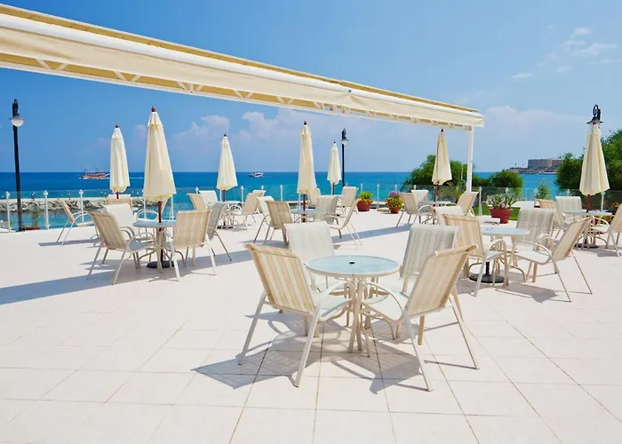 Sunport Hotel Seafront Rooms ! 3* Kirenia