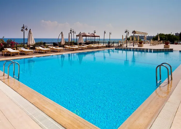 Sunport Hotel Seafront Rooms ! Hotel Kirenia