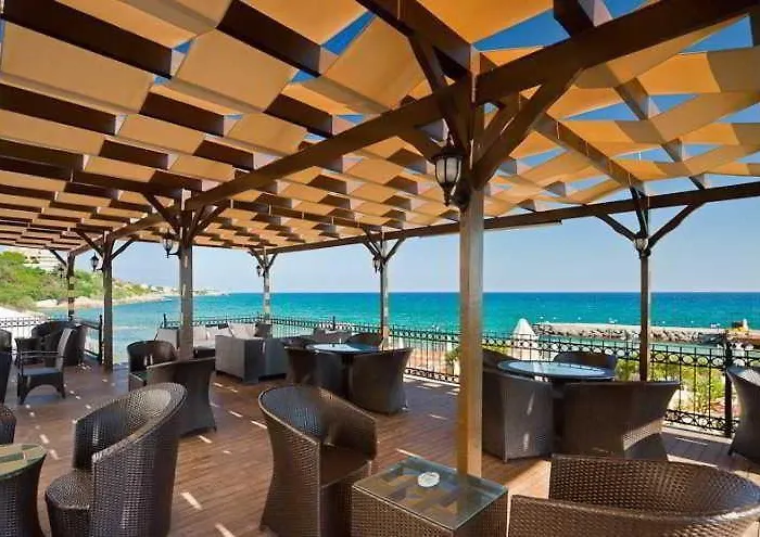 Sunport Boutique Hotel Beachfront Rooms ! Szálloda Kerínia