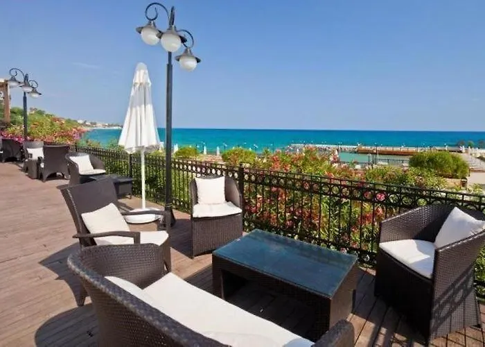 Sunport Boutique Hotel Beachfront Rooms ! Kerínia