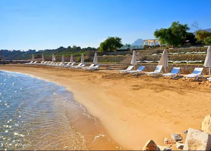 Szálloda Sunport Boutique Hotel Beachfront Rooms !