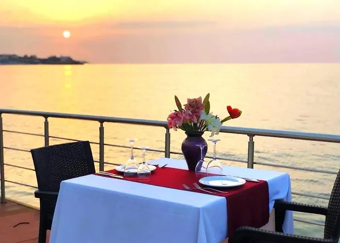 Sunport Boutique Hotel Beachfront Rooms ! Szálloda Kerínia