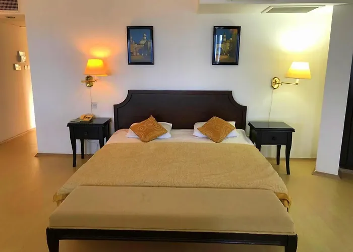 Hotel Sunport Hotel Seafront Rooms ! Kirenia