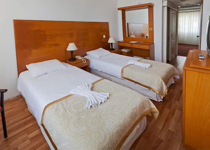 Sunport Hotel Seafront Rooms ! 3* Kirenia