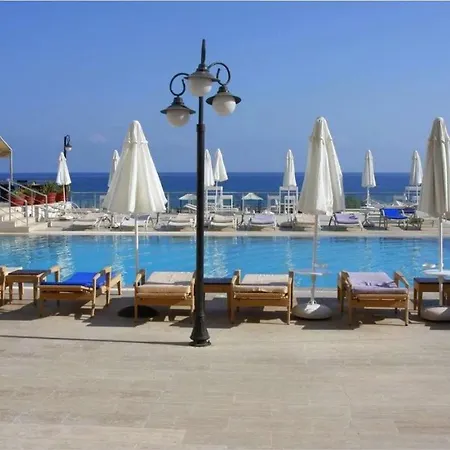 Ada Beachfront Boutique Hotel & Restaurant Hotel 3*